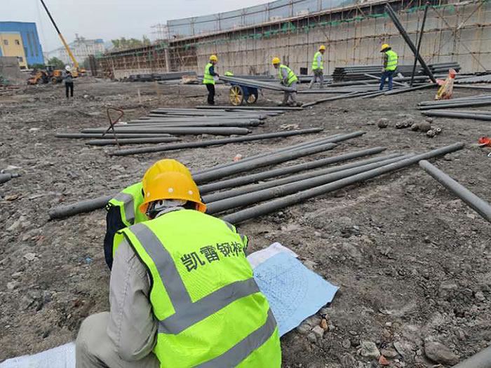 仪征螺栓球网架结构